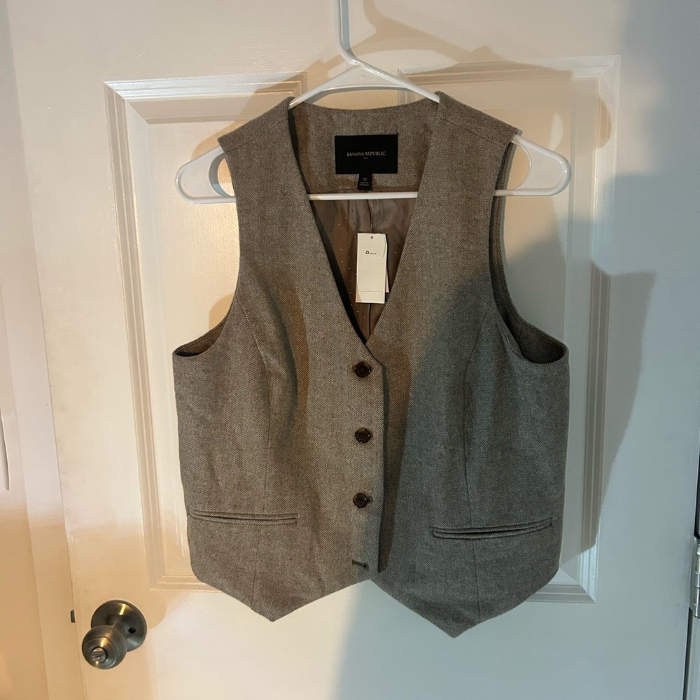Banana Republic Herringbone Gray Vest